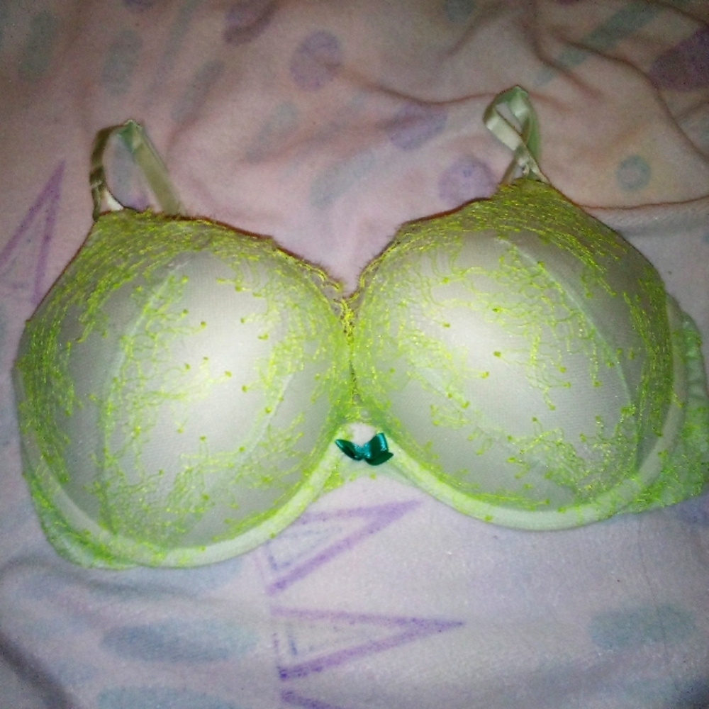 Victoria Secret Bombshell Bra